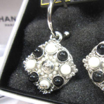 샤넬 방패 귀걸이 은장