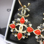 샤넬 팔각 귀걸이 레드