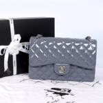 샤넬 클래식 2.55백 페이던트 그레이/은장