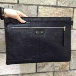 발렌시아가 이태리 쉽스킨 클립 라지 클러치