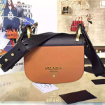 프라다 투톤 크로스백 브라운