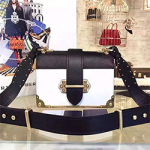 프라다 크로스백 화이트