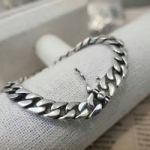  입생로랑  팔찌