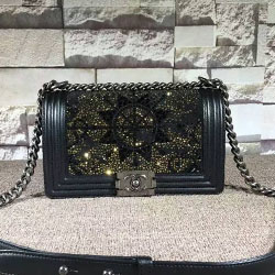 샤넬 16FW 비조 보이백