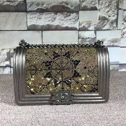 샤넬 16FW 비조 보이백