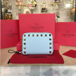 발렌티노 락스터드 지퍼 지갑