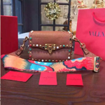 16f/w 발렌티노 락스터드 롤링 가죽 카메라 크로스백