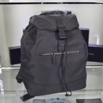 프라다 신상 백팩 그레이