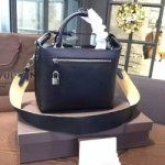 루이비통 프리미엄  모노그램 크루저백M52008