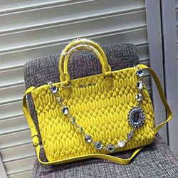 미우미우 쇼핑백