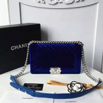 샤넬 벨벳 보이백