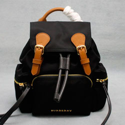 버버리 16FW 가죽 트리밍 나일론 백팩 블랙