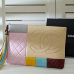 샤넬  보이 클러치백