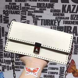 발렌티노 락스터드 클러치 가방