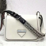 프라다 컨셉 송아지 가죽 백 1BD123