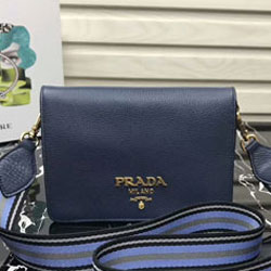 프라다 송아지 가죽 숄더백 1BD102
