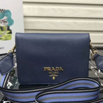 프라다 송아지 가죽 숄더백 1BD102