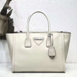 프라다 가죽 핸드백 1BA183