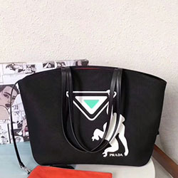 프라다 캔버스 핸드백  180180