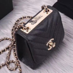 샤넬 클래식 캐비어  MINI 11cm C-181213