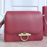 페레가모 크로스백  21H321