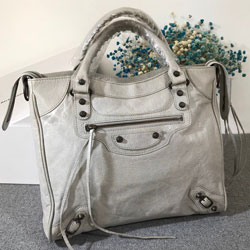 발렌시아가 시티 이태리 쉽스킨 BG-190418