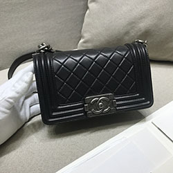 [스페셜] 샤넬 보이백 램스킨 스몰 은장  C-201811-84