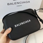 발렌시아가 에브리데이 카메라 백 XS 191205