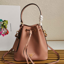 프라다 신상 가죽 버킷백 1BE032