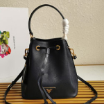 프라다 신상 가죽 버킷백 1BE032