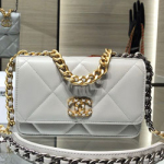 샤넬 플랩백 19cm AP0957