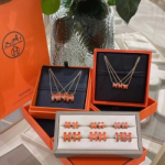 에르메스-7438439