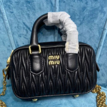 미우미우 숄더백 5BP077