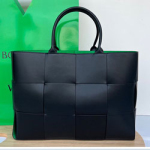 보테가베네타 아르코 라지 토트 백 630165