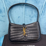 입생로랑 핸드백 710318