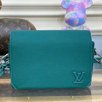 루이비통 패스트라인 웨어러블 월릿 M82085