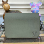 루이비통 패스트라인 웨어러블 월릿 M82085