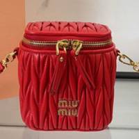 미우미우 숄더백 5NR018