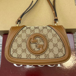 구찌 숄더백 815700