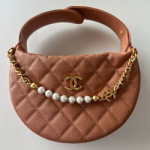 샤넬 플랩 백 AP4584